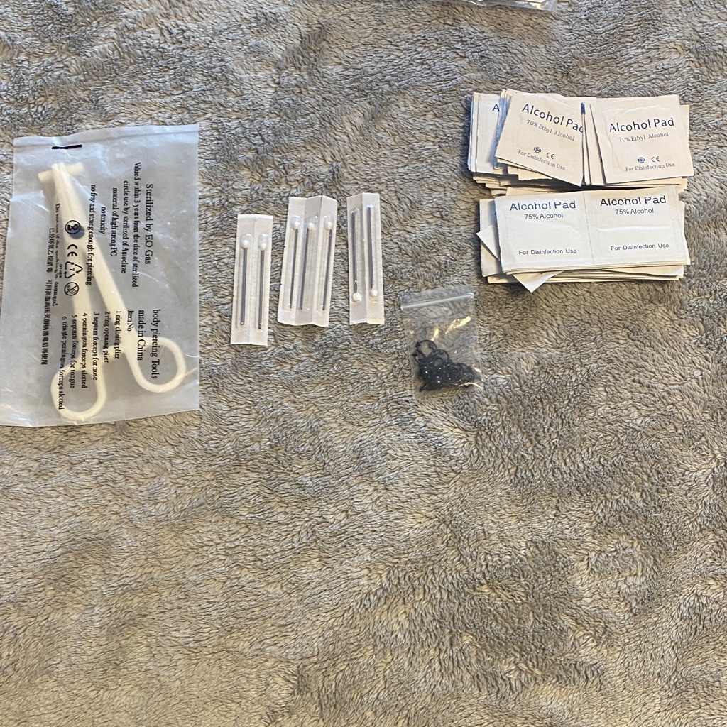 Tattoo Piercing Kit With Scissors And Alcohol Pads And Body Piercing Jewelry